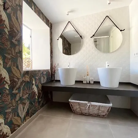 Pena De Roca Nyaraló